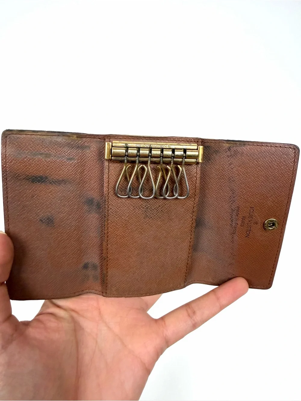 Authentic Louis Vuitton Monogram 6 Key Holder Case